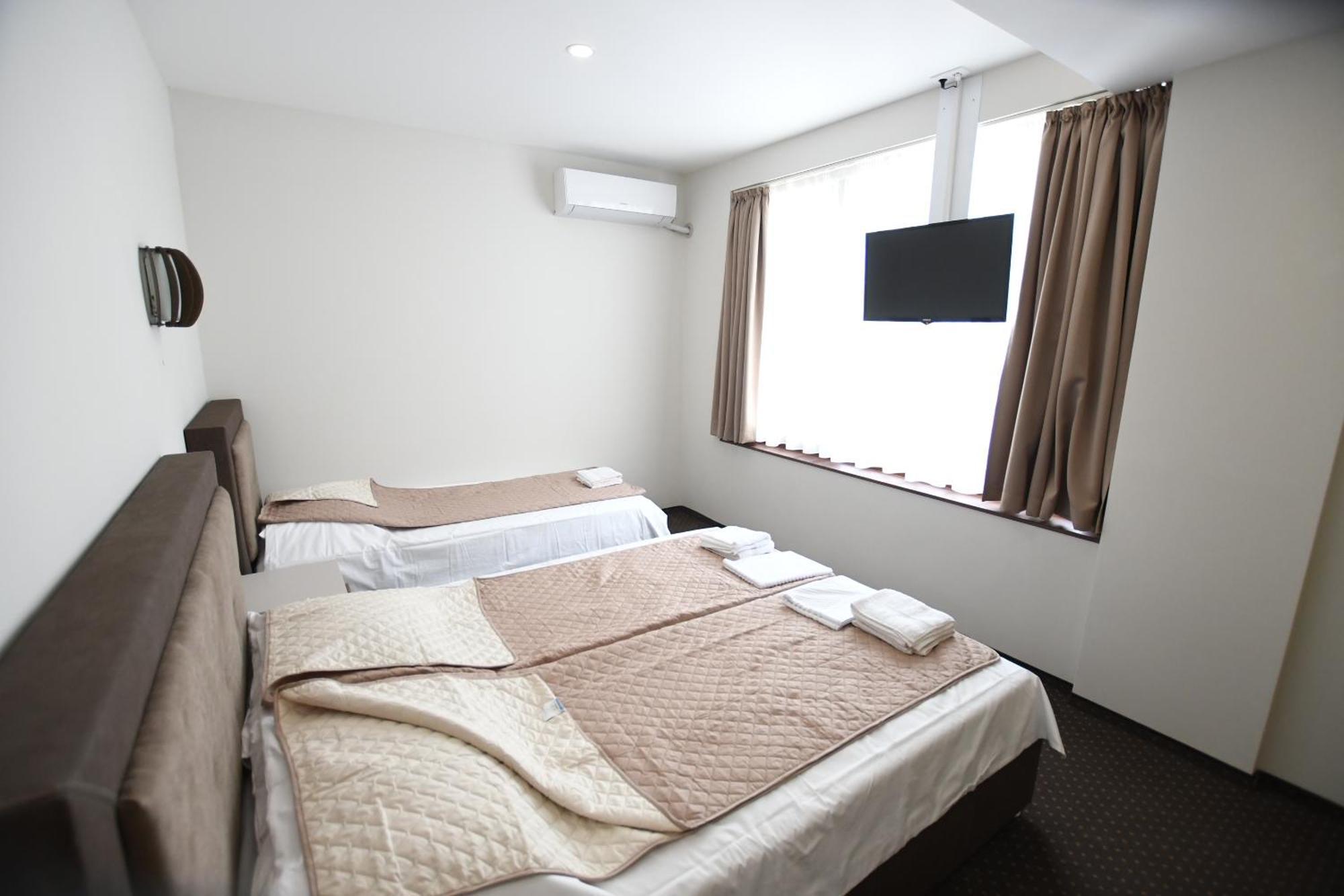 Atrijum Apartments And Rooms Кладово Екстериор снимка