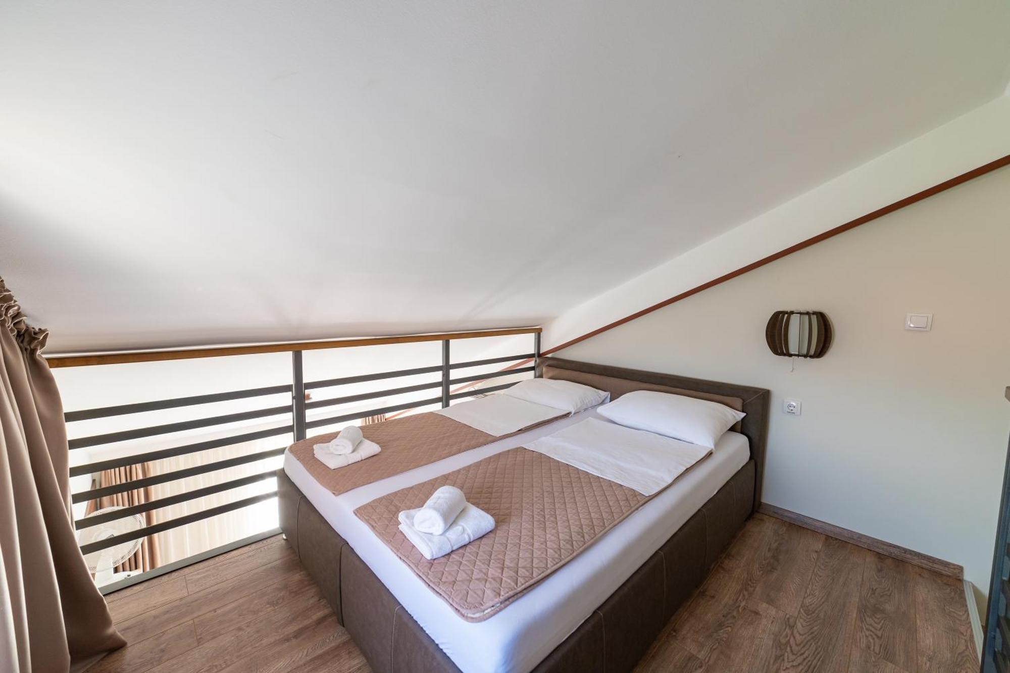 Atrijum Apartments And Rooms Кладово Екстериор снимка