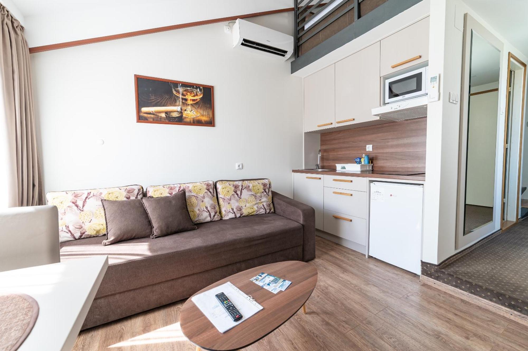 Atrijum Apartments And Rooms Кладово Екстериор снимка