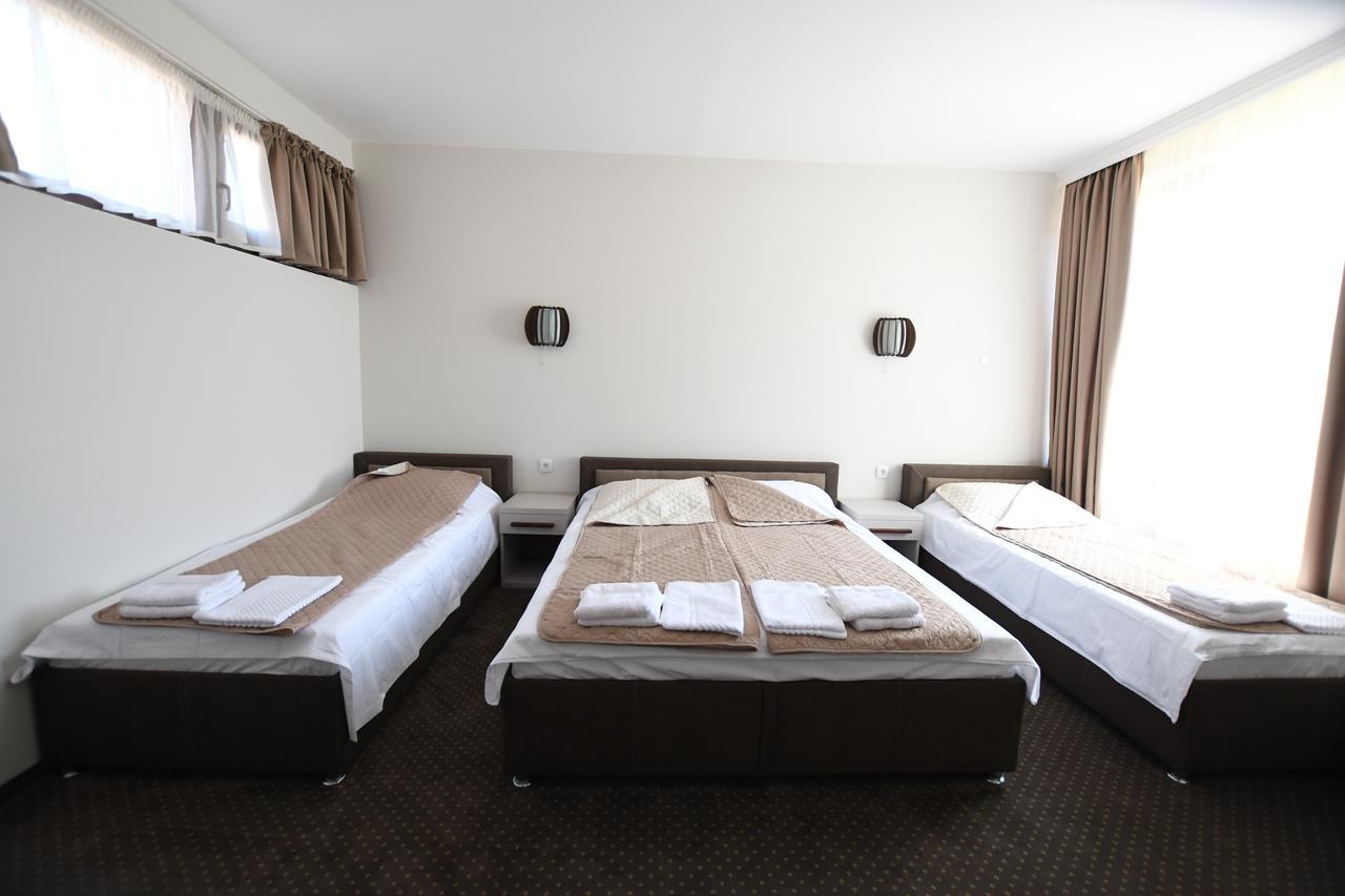 Atrijum Apartments And Rooms Кладово Екстериор снимка