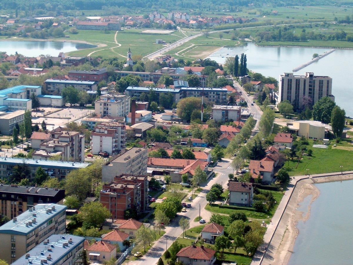 Atrijum Apartments And Rooms Кладово Екстериор снимка